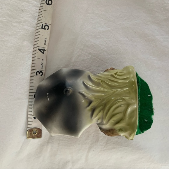 Vintage Arnart 5th Ave Hand Painted Figurine: Rainy Days Girl with Umbrella 2579 - Picture 2 of 3